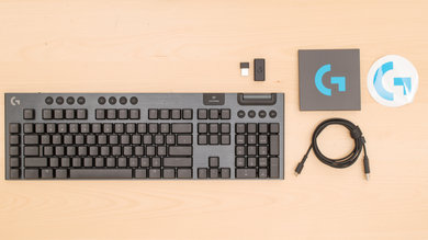 Logitech G915 LIGHTSPEED Bundle Picture