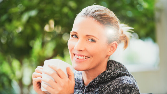 Samsung Smart Monitor M7 S43BM70 Average Room