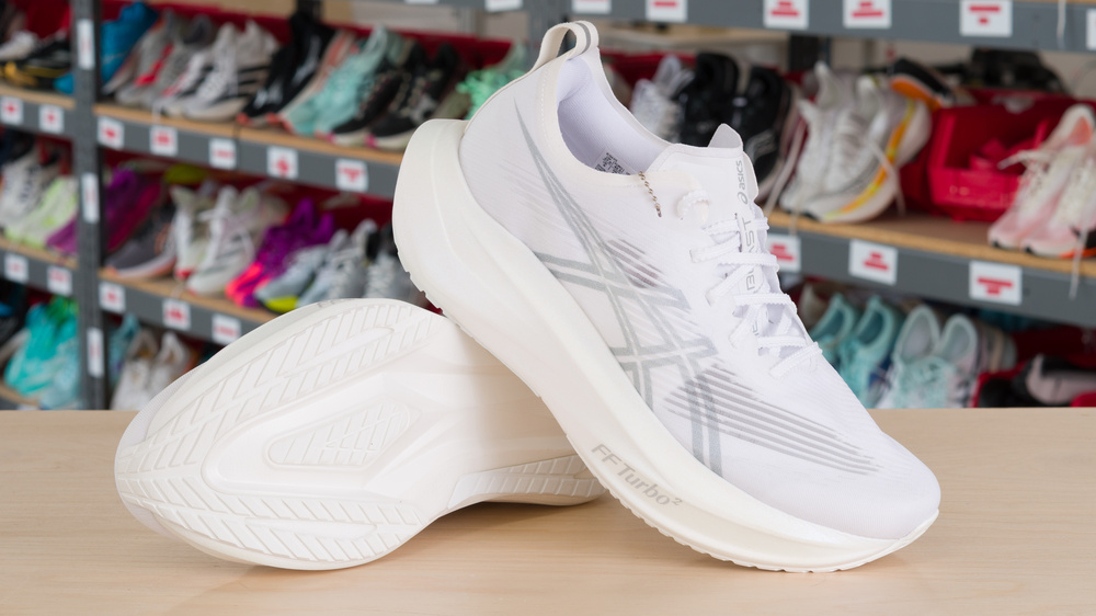 ASICS MEGABLAST Review - RTINGS.com