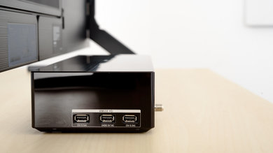Samsung Q900/Q900R 8k QLED Side Inputs Picture
