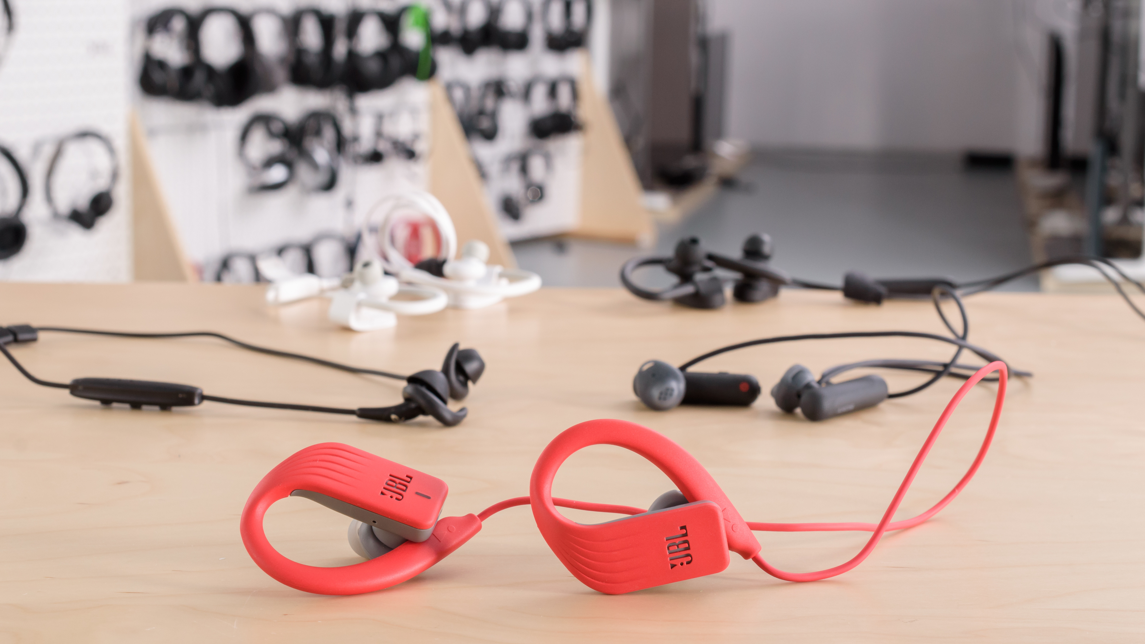 JBL Endurance Sprint Wireless Review - RTINGS.com