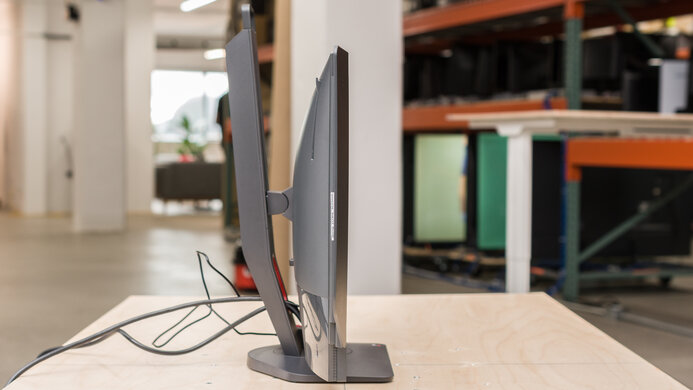 BenQ ZOWIE XL2566K Thickness Picture