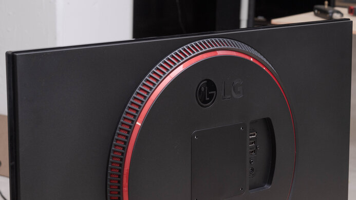 LG 32GN50T-B Build Quality Picture