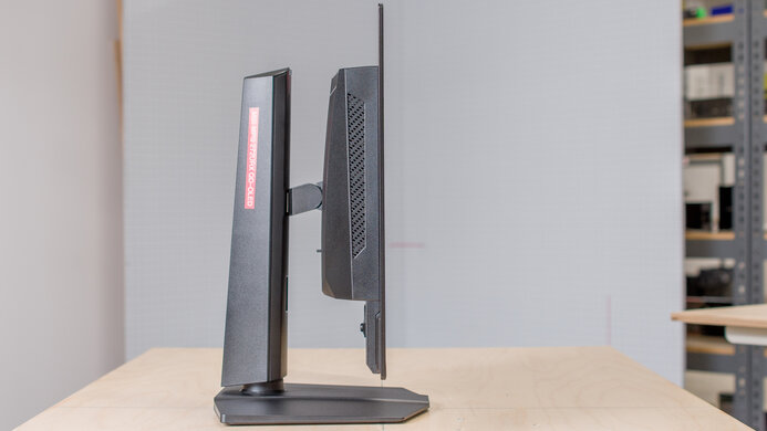 MSI MPG 272URX QD-OLED Thickness Picture