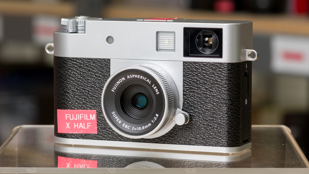 Fujifilm X half