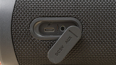 EarFun UBOOM L Controls Photo 2