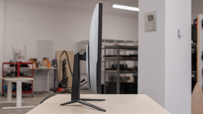 MSI Optix G27C4 Thickness Picture