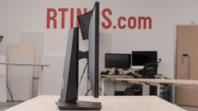 MSI Optix MAG274QRF-QD Thickness Picture