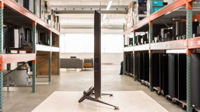 ASUS ROG Swift OLED PG42UQ Thickness Picture