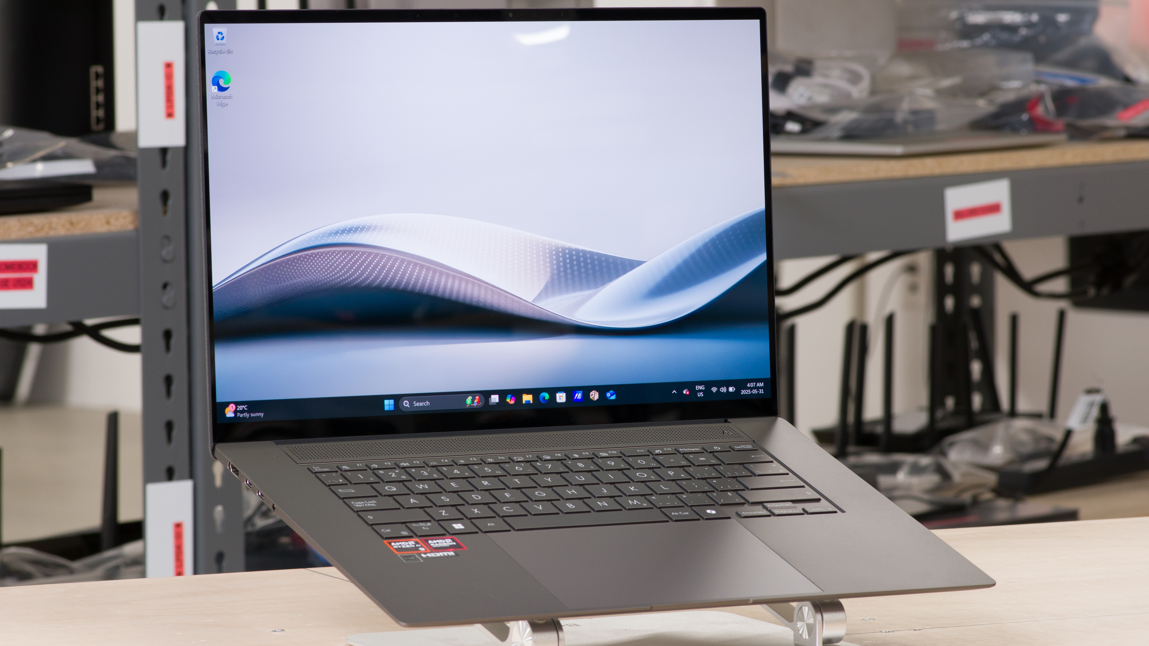 ASUS Zenbook S 16 UM5606 (2024) vs Apple MacBook Air 15 (M4, 2025