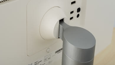 LG 27UK650-W Ergonomics Picture