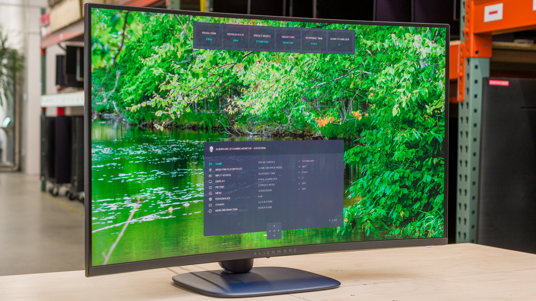Dell Alienware AW3225DM Picture
