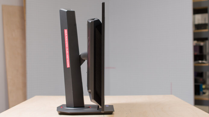 ASUS ROG Strix OLED XG27ACDNG Thickness Picture