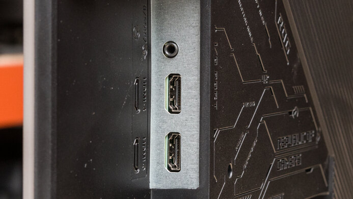 ASUS ROG Swift OLED PG42UQ Inputs 1