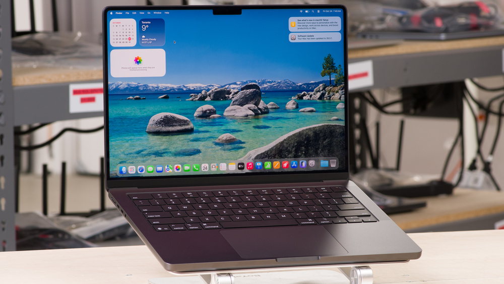 Apple MacBook Pro 14 (M5, 2025) Review - RTINGS.com