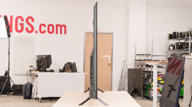 Hisense U7G Thickness Picture