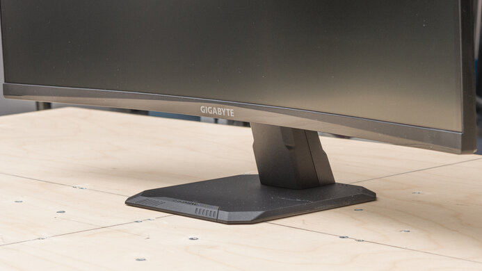Gigabyte GS27QC Stand Picture