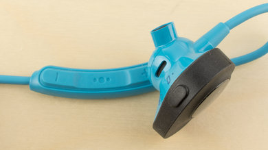 Bose SoundSport Wireless Controls Picture