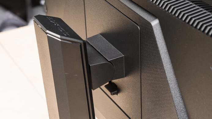 Gigabyte M27Q P Ergonomics Picture