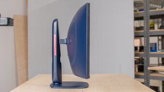 Dell Alienware AW3425DWM Thickness Picture