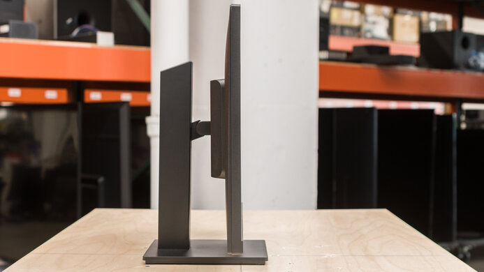 HP X27q Thickness Picture