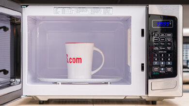 Insignia NS-MW09SS8 Cooking Chamber Photo