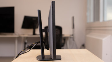 Dell S2419HGF Thickness Picture