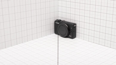 Canon EOS M200 Portability Picture