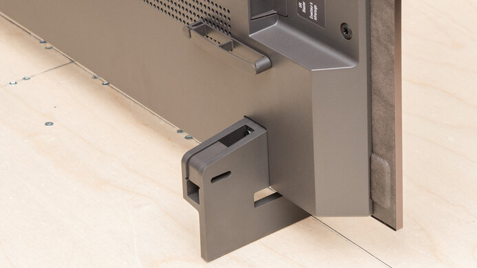 LG C4 42 OLED Ergonomics Picture