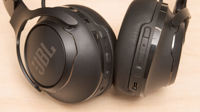 JBL CLUB 700BT Wireless Controls Picture