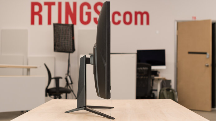 MSI Optix G27CQ4 Thickness Picture