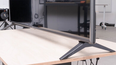 LG UN6970 Stand Picture