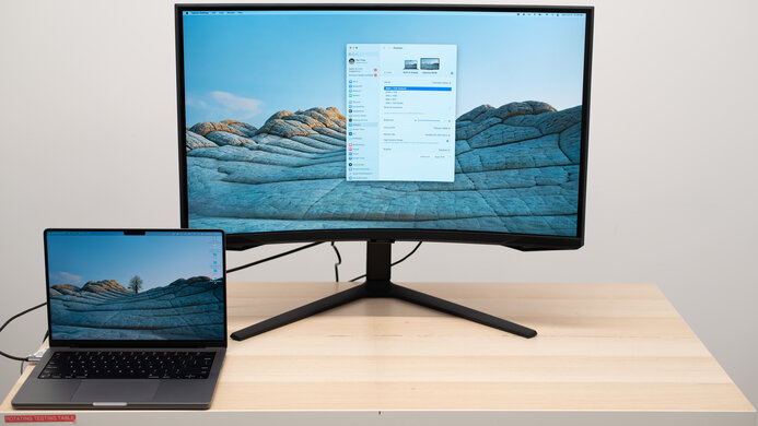 Samsung Odyssey G65D S32BG65D Display Picture