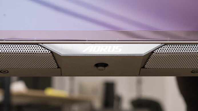 Gigabyte AORUS FO48U OLED Controls Picture