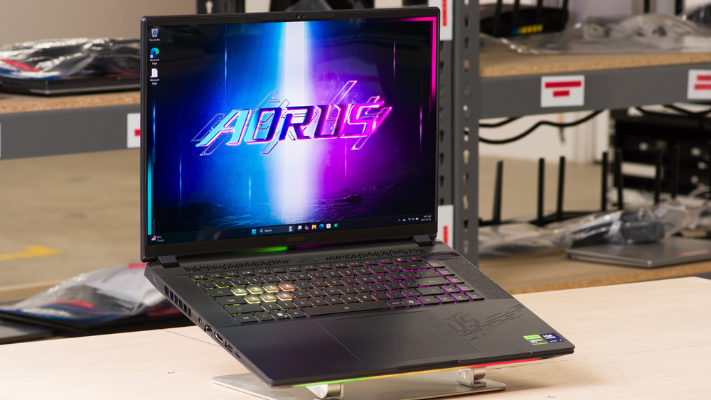 Gigabyte AORUS MASTER 16 (2025) Review - RTINGS.com
