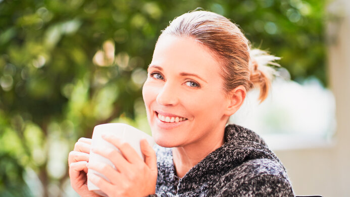 Dell Alienware AW3225QF Average Room