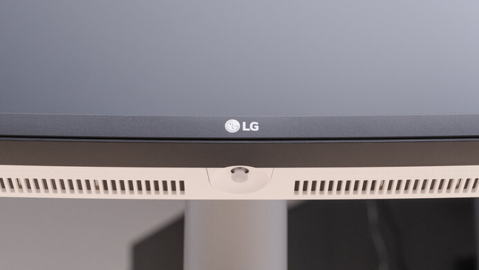 LG 38WN95C-W Controls Picture