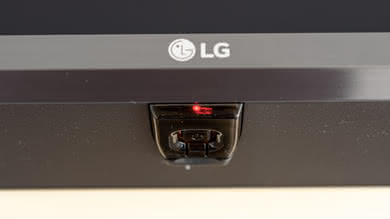 LG UK6570 Controls Picture