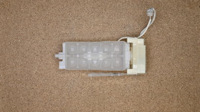 Frigidaire FRFN2813AF Ice Maker Upper Photo