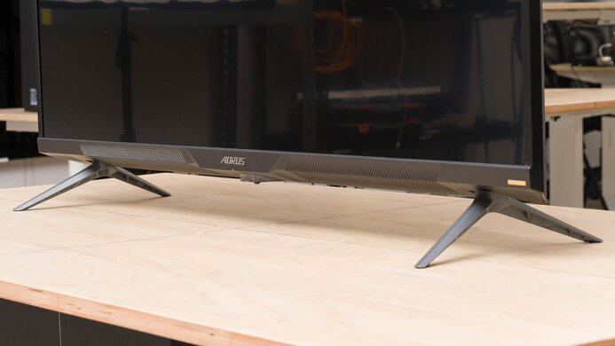 Gigabyte AORUS FV43U Stand Picture