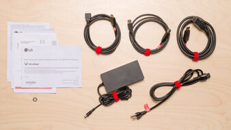 LG 27G850A-B In The Box Picture