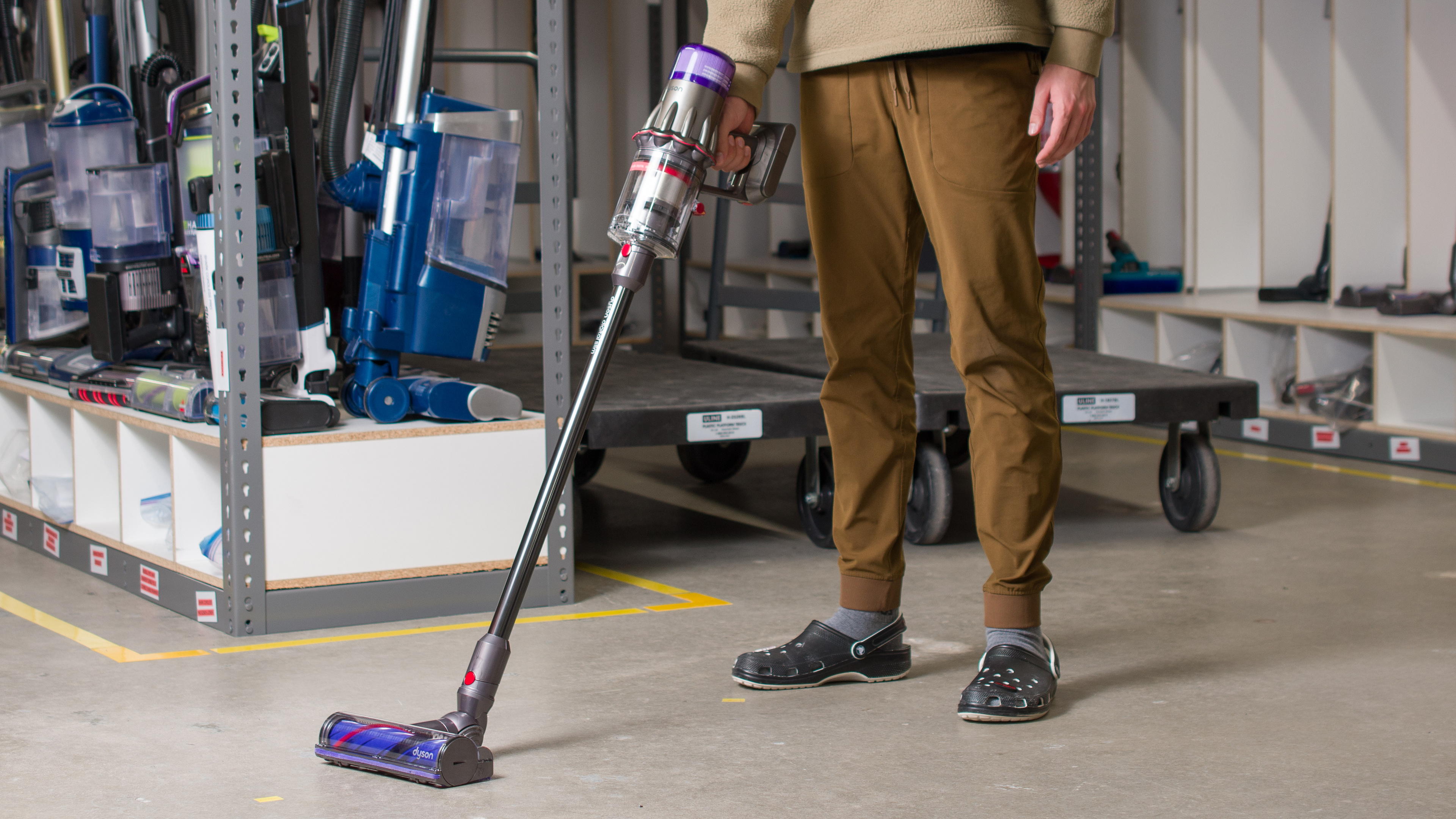 dyson　v7　slim Dyson V7 Advanced Cordless Vacuum : Amazon.ca: Home