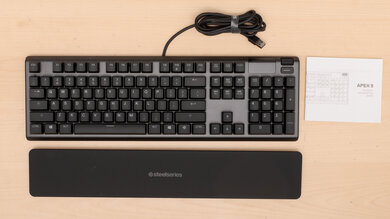 SteelSeries Apex 5 Bundle Picture