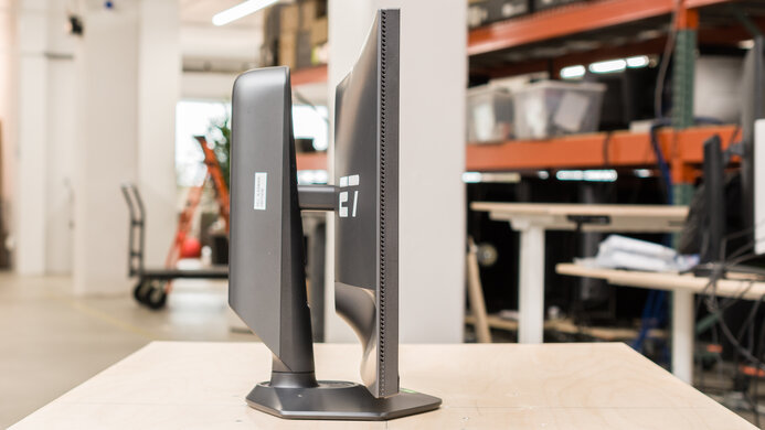 Dell Alienware AW2724DM Thickness Picture