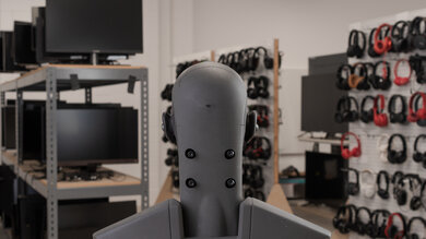 JBL LIVE 300TWS Truly Wireless Rear Picture