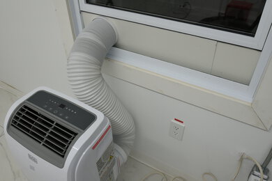 Black+Decker BPACT12HWT Front Picture