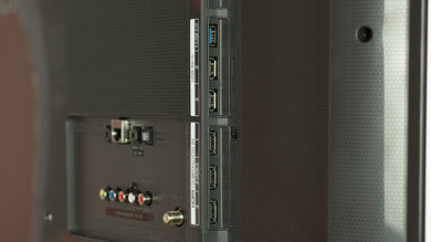 LG UF7600 Side Inputs Picture