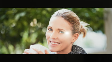 LG UM8070 Reflections Picture