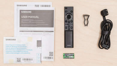 Samsung CU7000/CU7000D In The Box Picture