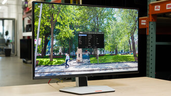 TCL 32R84 Review